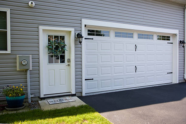 24/7 Emergency Garage Door Panel Replacement experts in Oakley, UT